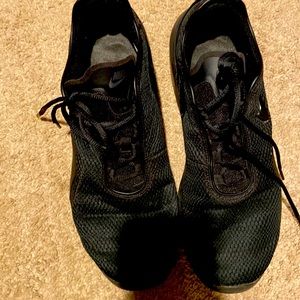 Nike sneakers used great condition. Selling for my husband.